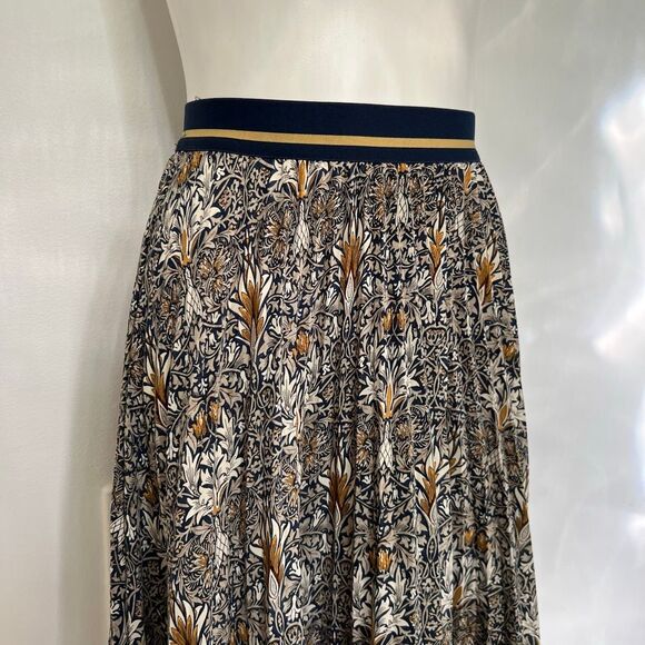 H&M x Morris & Co pleated floral midi skirt - Picture 4 of 8
